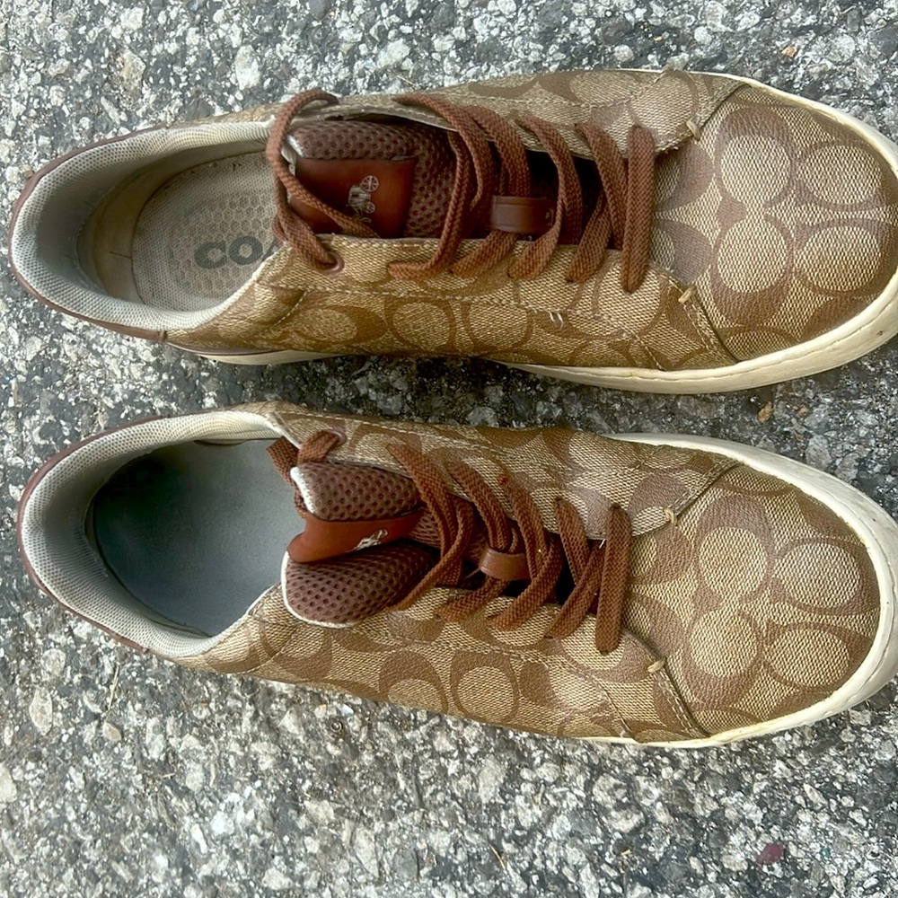 Coach women’s low line shoes